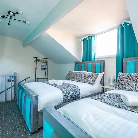 Holiday home *1es* For Your Relaxed & Cosy + Free Parking + Free Fast Wifi * *