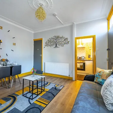 Holiday home *1es* For Your Relaxed & Cosy + Free Parking + Free Fast Wifi * Leeds (West Yorkshire)